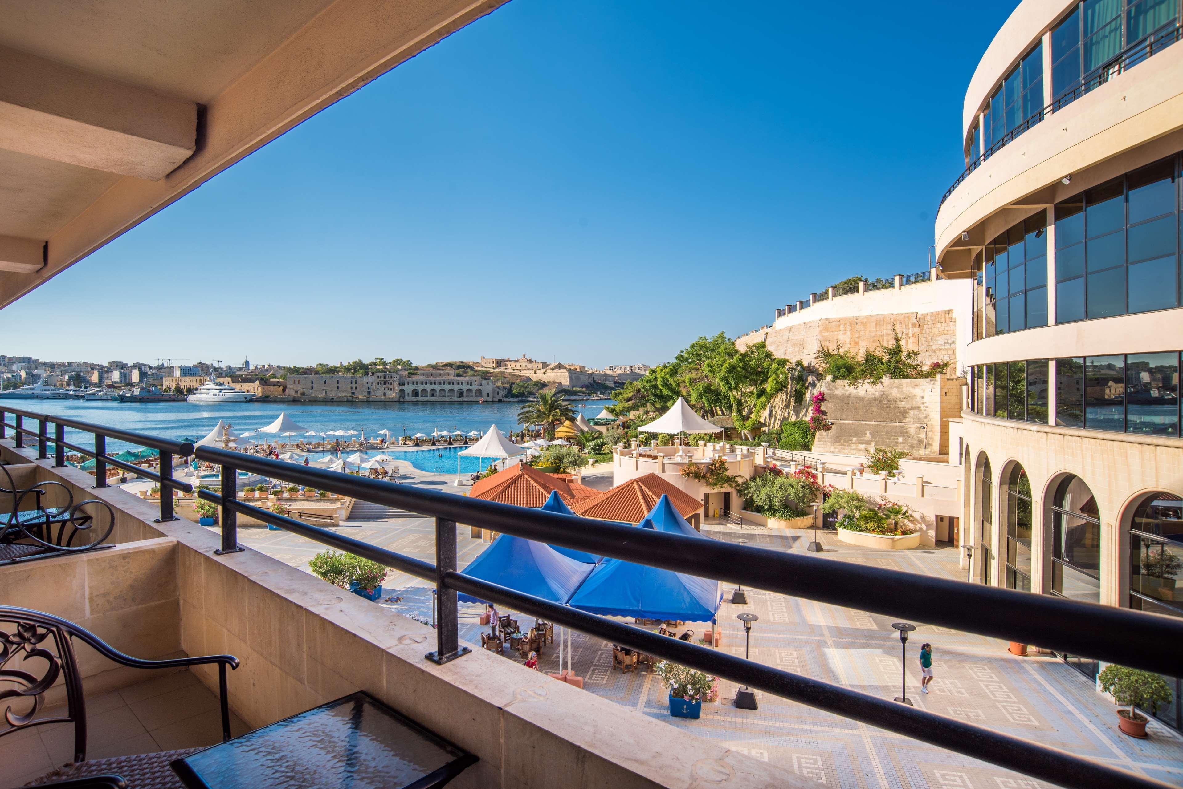 Grand Hotel Excelsior Floriana Luaran gambar View of the bay from the hotel