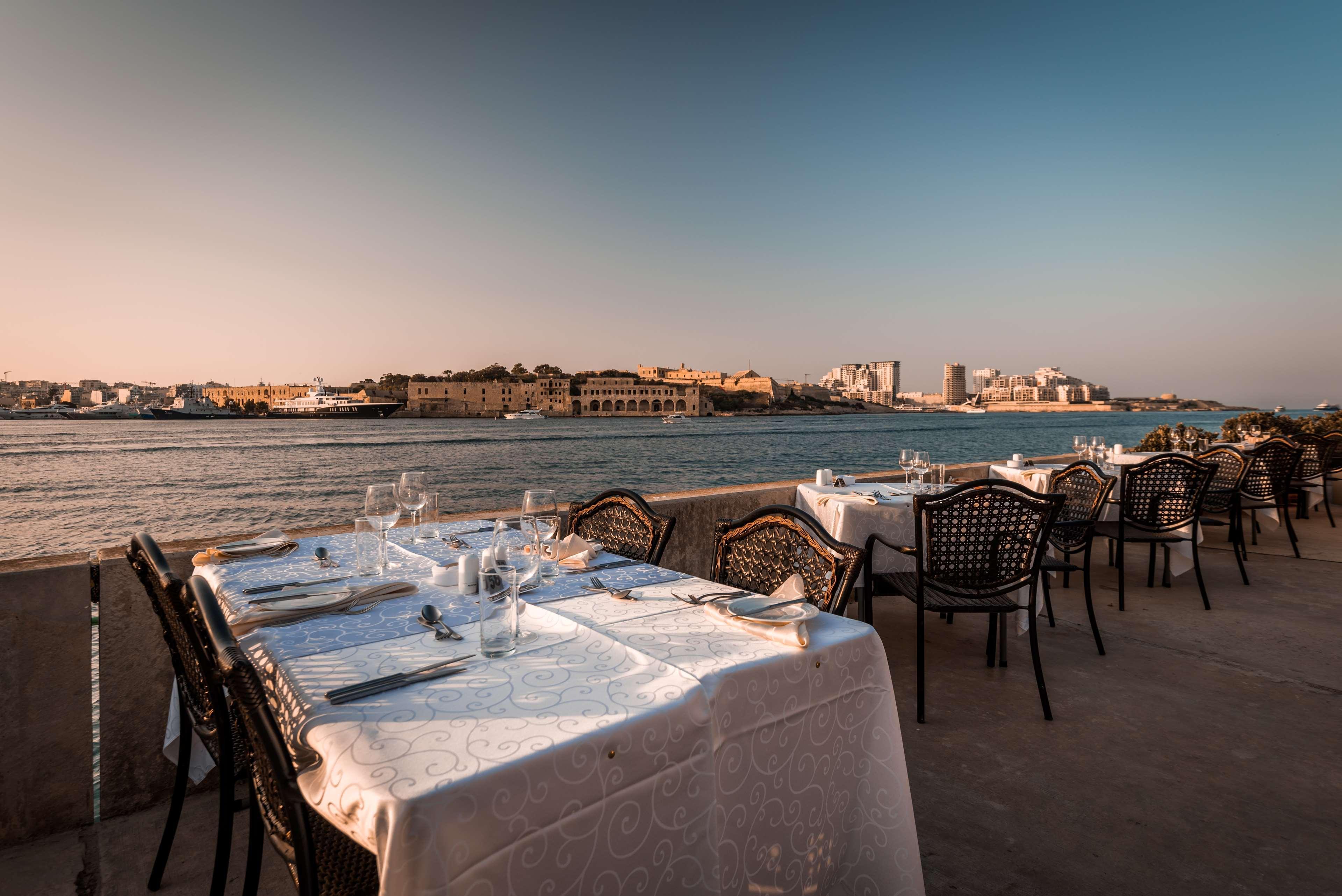 Grand Hotel Excelsior Floriana Luaran gambar View of Valletta from the Fort St Lucian