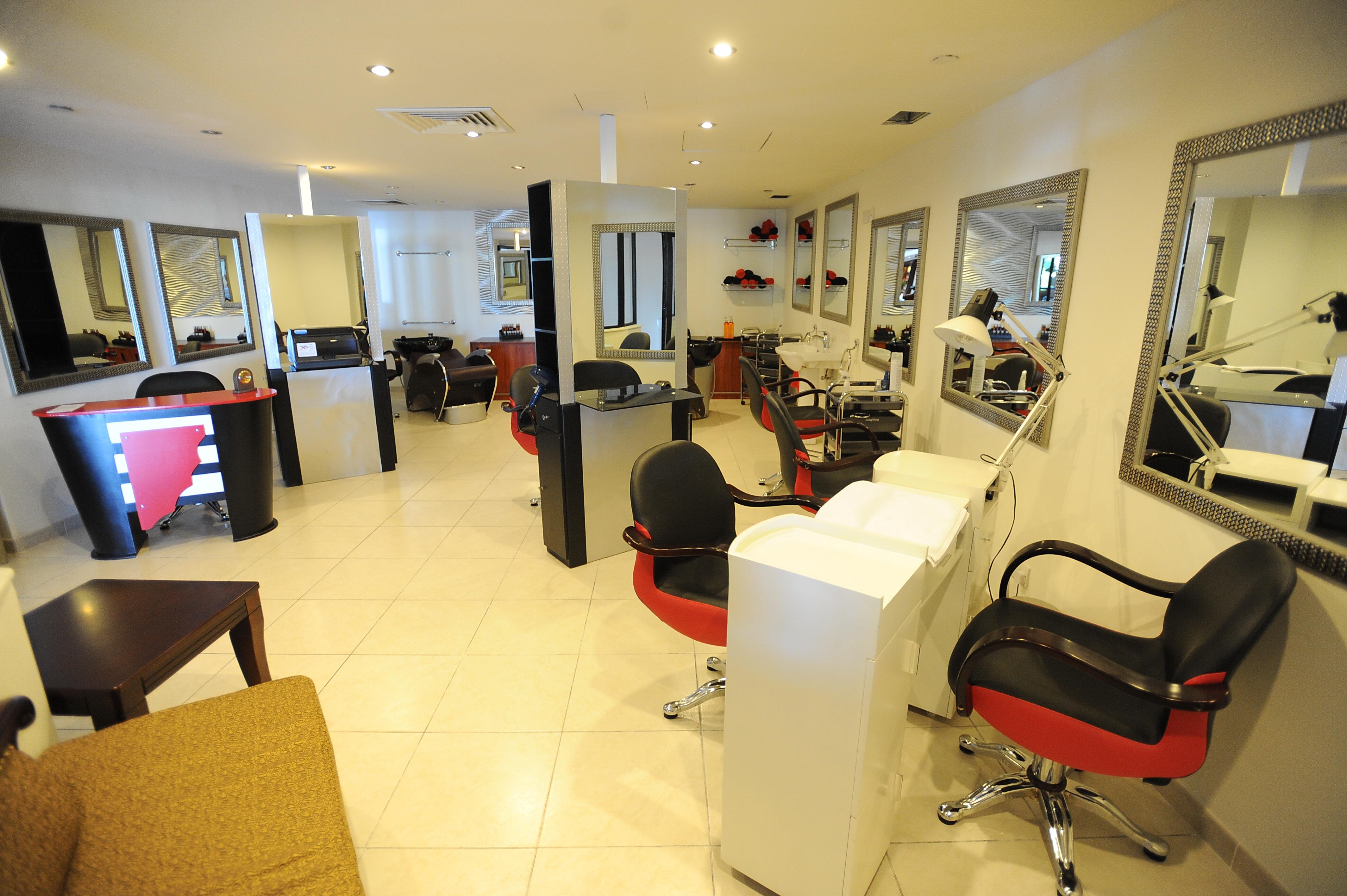 Grand Hotel Excelsior Floriana Luaran gambar A hair salon in the United States